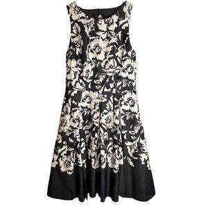 Eliza J Black Cream Fit & Flare Dress Double Lining‎ Open Back Size 8 EJ5M7583